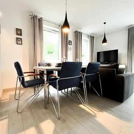 Appartement Walk To Park, Modern 2bd Kitchen! Balcony, Parking *