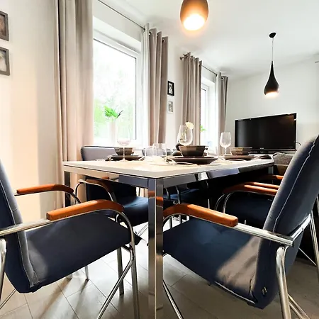Walk To Park, Modern 2bd Kitchen! Balcony, Parking Appartement *