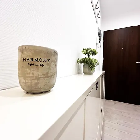 Appartement Walk To Park, Modern 2bd Kitchen! Balcony, Parking *