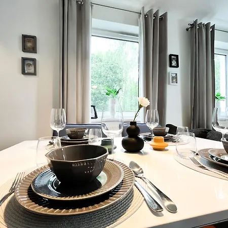 Walk To Park, Modern 2bd Kitchen! Balcony, Parking Apartmán Vratislav